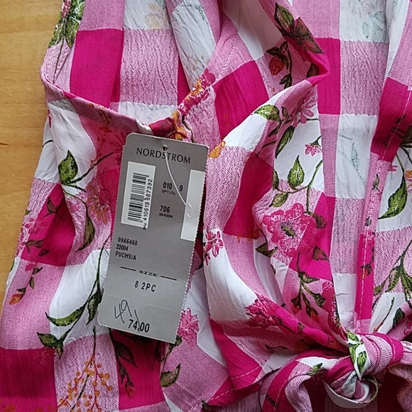 Top - Picture 2 of 3